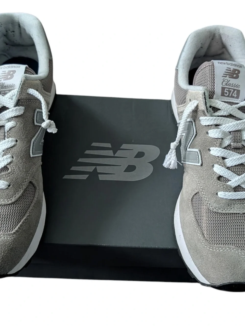 New Balance Men’s Gray Suede & Mesh Retro Sneakers